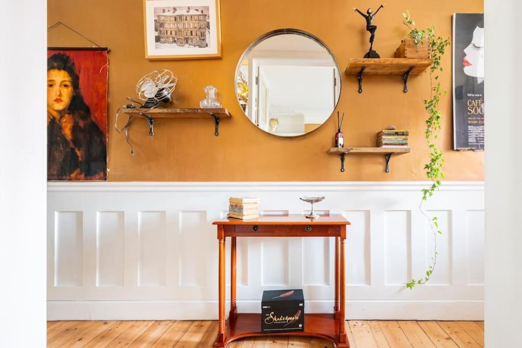 Appartamento Holyrood Park: Lush & Arty 2 Double Bed Flat Edimburgo Esterno foto