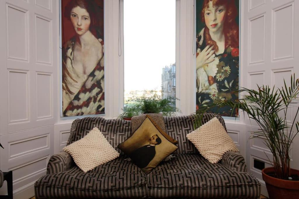 Appartamento Holyrood Park: Lush & Arty 2 Double Bed Flat Edimburgo Esterno foto