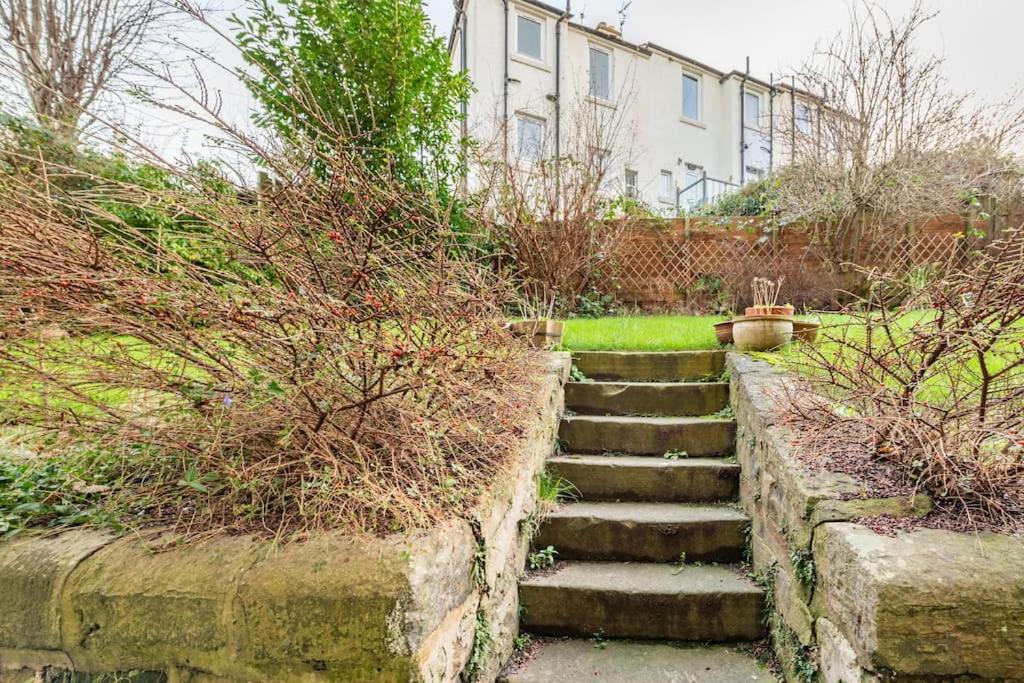 Appartamento Holyrood Park: Lush & Arty 2 Double Bed Flat Edimburgo Esterno foto