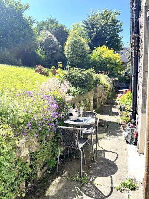 Appartamento Holyrood Park: Lush & Arty 2 Double Bed Flat Edimburgo Esterno foto