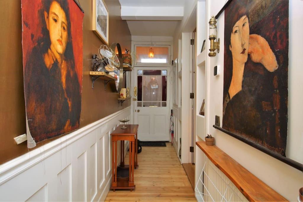 Appartamento Holyrood Park: Lush & Arty 2 Double Bed Flat Edimburgo Esterno foto