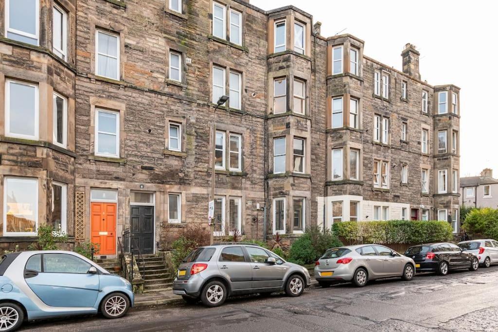 Appartamento Holyrood Park: Lush & Arty 2 Double Bed Flat Edimburgo Esterno foto