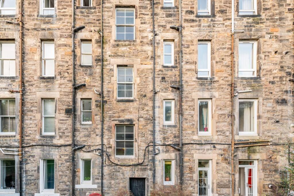 Appartamento Holyrood Park: Lush & Arty 2 Double Bed Flat Edimburgo Esterno foto