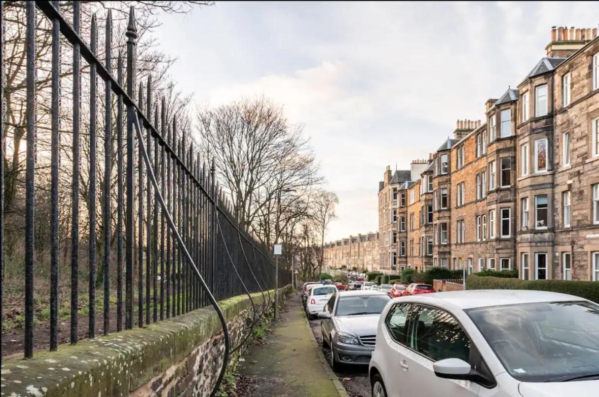 Appartamento Holyrood Park: Lush & Arty 2 Double Bed Flat Edimburgo Esterno foto